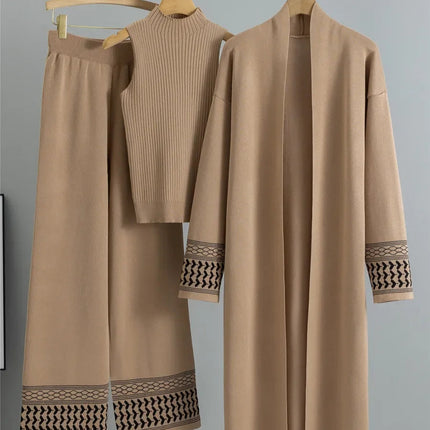 Elegant 3-delt Strikkesett – Høytlivsbukser, Vest og Lang Cardigan