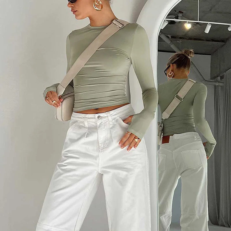 Langermet Crop Top med Tommelhull – Slim Fit Streetwear