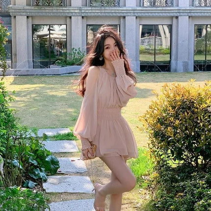 Elegant sommerkjole med puff-ermer – Off Shoulder mini-kjole i chiffon