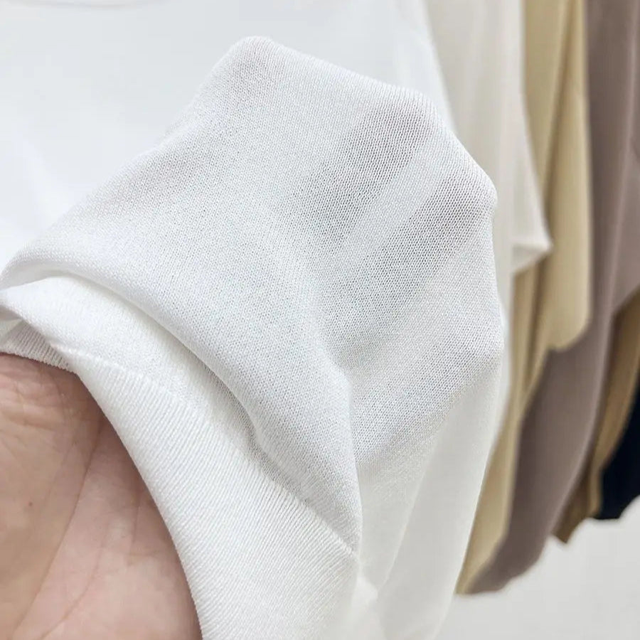 Dame T-skjorte i Ice Silk – Lett og Løs Strikket Sommertopp med Rund Hals