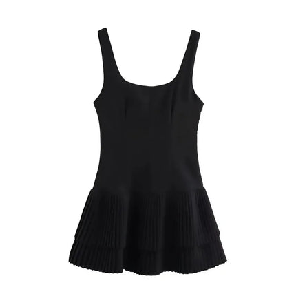 Ermeløs Minikjole med Firkantet Utringning – Elegant Plissert Sommerkjole i Ensfarget Design