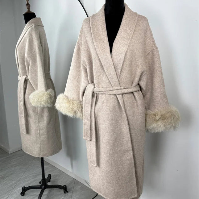 Elegant Ullkåpe med Revpelskrage for Kvinner – Kort, Dobbelsidig Kåpe i Ull | Luksuriøs Jakke til Høst og Vinter