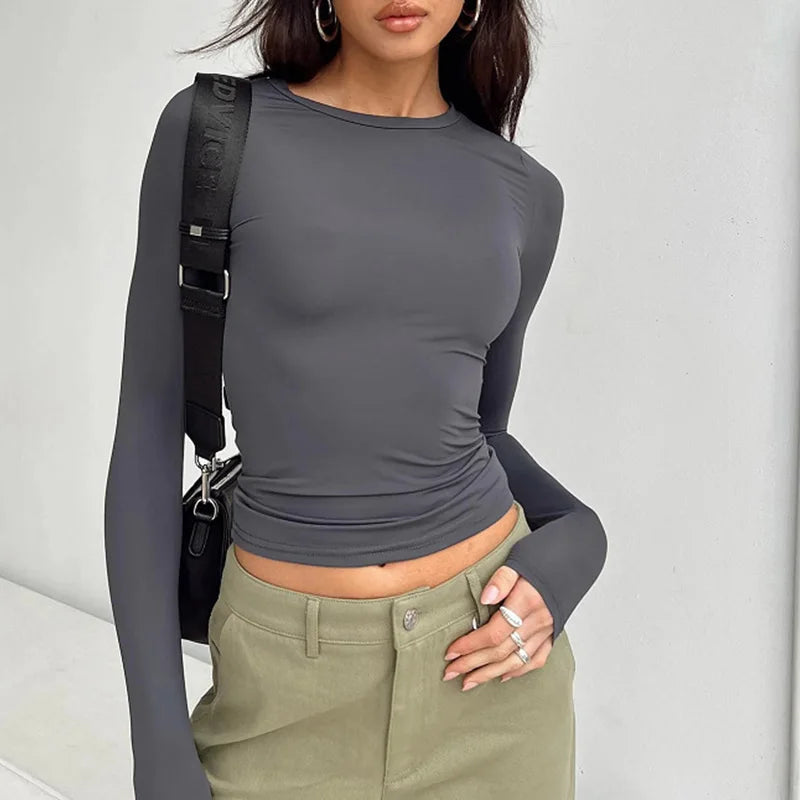 Dame T-skjorte med Lange Ermer – Slim Fit & Ensfarget | Casual Høst/Vår Top