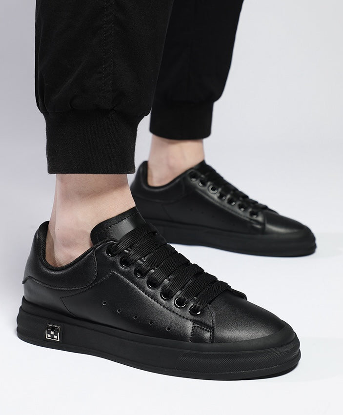 Herresneakers med Skjult 6 cm Løft – Tidløs Stil i Hvit eller Svart (Str. 37–46)