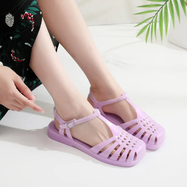 Dame Sandaler til Sommeren – Retro Flate Sandaler med Hul Mønster og Firkantet Tå