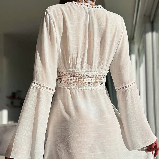Hvit Strandkjole med V-hals – Elegant Cover-Up med Blonde og Solbeskyttelse