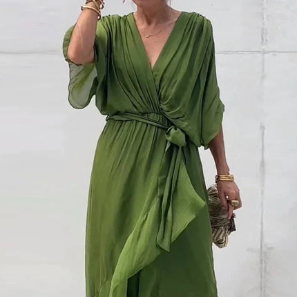 Bohemsk Maxikjole med V-hals – Løs Passform, Uregelmessig Skjørt og Knyting i Midjen