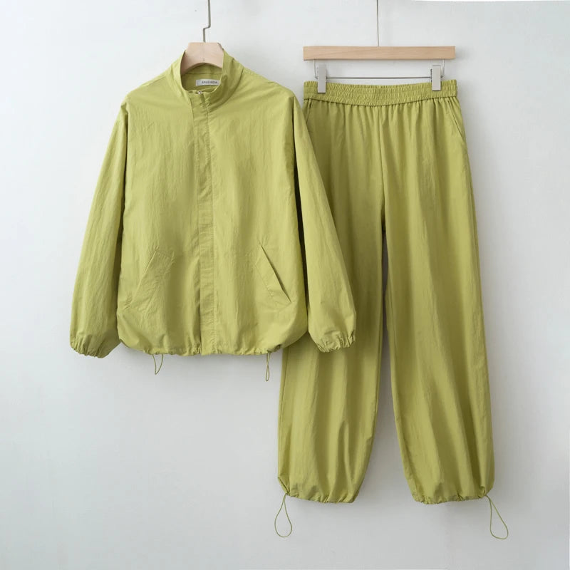 Treningssett for Dame – Sporty Jakke og Bukse i Matchende Design | Komfortabelt & Trendy Sett til Høst 2025