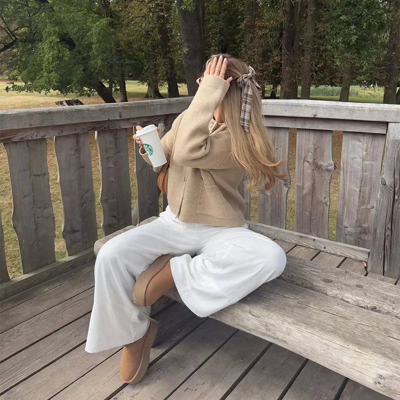 Klassisk strikkecardigan – rund hals, hel erme, løs passform (dame)