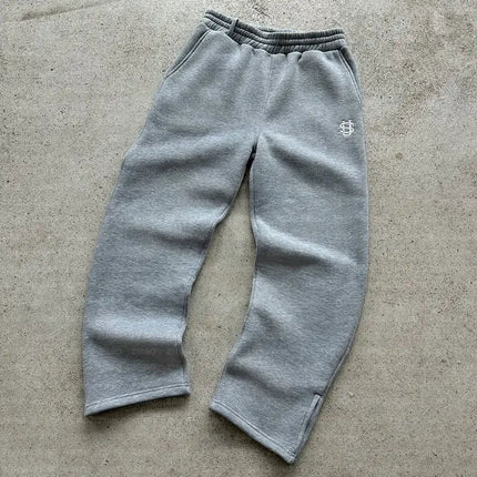 Trendy Joggebukser for Menn og Kvinner – Løse Wide Leg Sweatpants med Brodert Logo og Lommer | Streetwear & Komfort i Ett
