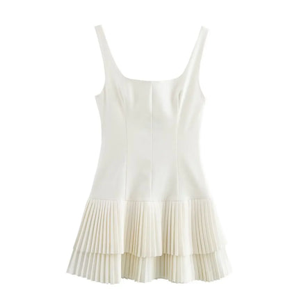 Ermeløs Minikjole med Firkantet Utringning – Elegant Plissert Sommerkjole i Ensfarget Design
