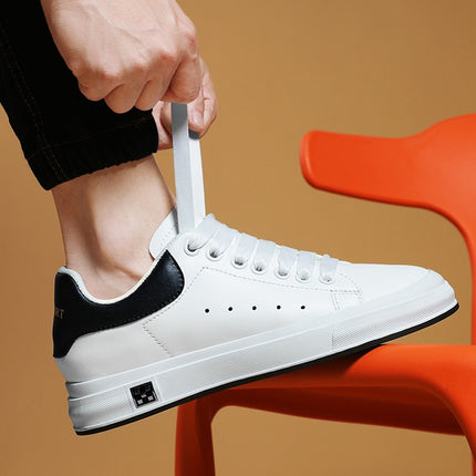 Herresneakers med Skjult 6 cm Løft – Tidløs Stil i Hvit eller Svart (Str. 37–46)