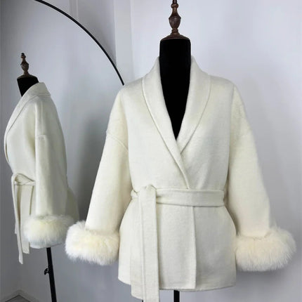 Elegant Ullkåpe med Revpelskrage for Kvinner – Kort, Dobbelsidig Kåpe i Ull | Luksuriøs Jakke til Høst og Vinter