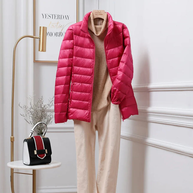 Dame Dunjakke med Hette – Ultralett & Kort Pufferjakke | Vindavvisende & Pustende