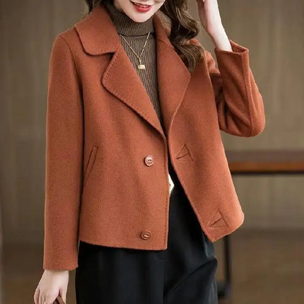 Damejakke i Ull – Kort Kåpe med Krage | Elegant & Tidløs Høst/Vinter