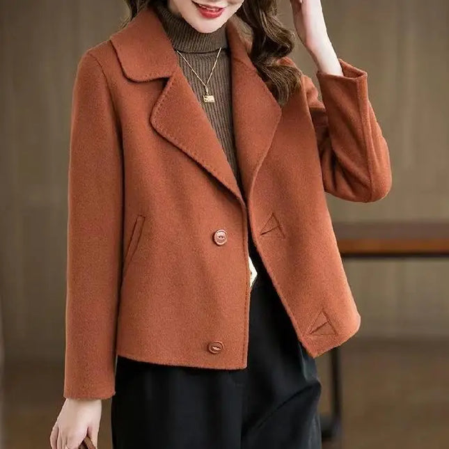 Damejakke i Ull – Kort Kåpe med Krage | Elegant & Tidløs Høst/Vinter