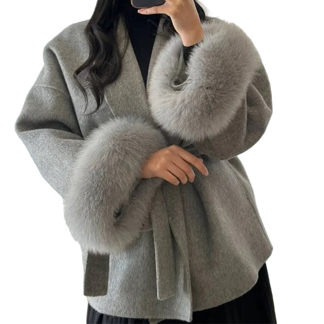 Elegant Ullkåpe med Revpelskrage for Kvinner – Kort, Dobbelsidig Kåpe i Ull | Luksuriøs Jakke til Høst og Vinter