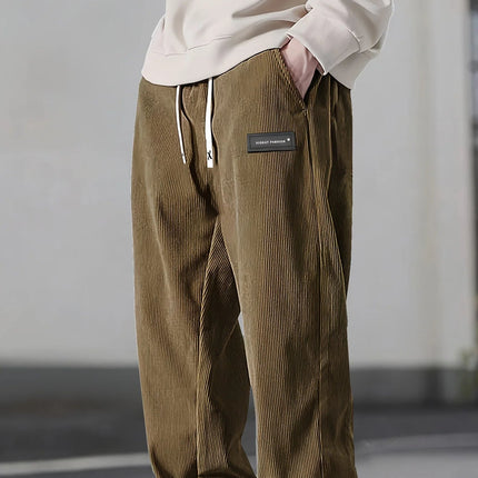 Herrebukser i kordfløyel – Rett passform med snor i livet og lommer