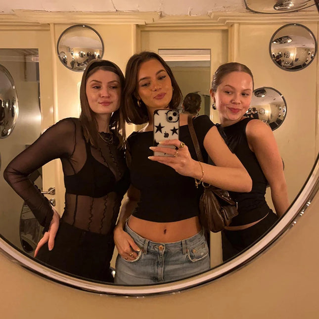 Sommerlig Off-Shoulder Crop Top – Sexy & Trendy med Snøring