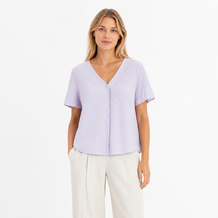 Stripet Strikket Topp til Dame – V-hals med Perleknapper og Elegant Sommerstil