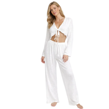 Eleganter Pyjama für Kvinner – Tynn Strikket V-Hals Topp mit Schnarchen und verlorenem Bukser | Stilrent und Komfortabelt Loungewear i Hvit (2026)