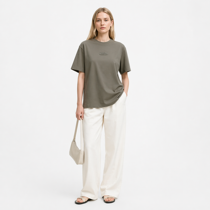 Bomulls T-skjorte til Dame – Løs Passform med Drop Shoulder & Diskré Print