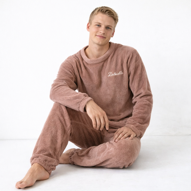 Flanell Pysjsett for Par – Mykt og Varmt To-delt Sett med Genser og Bukse | Komfortabelt Høst- og Vinter Nattøy for Han og Henne (2026)